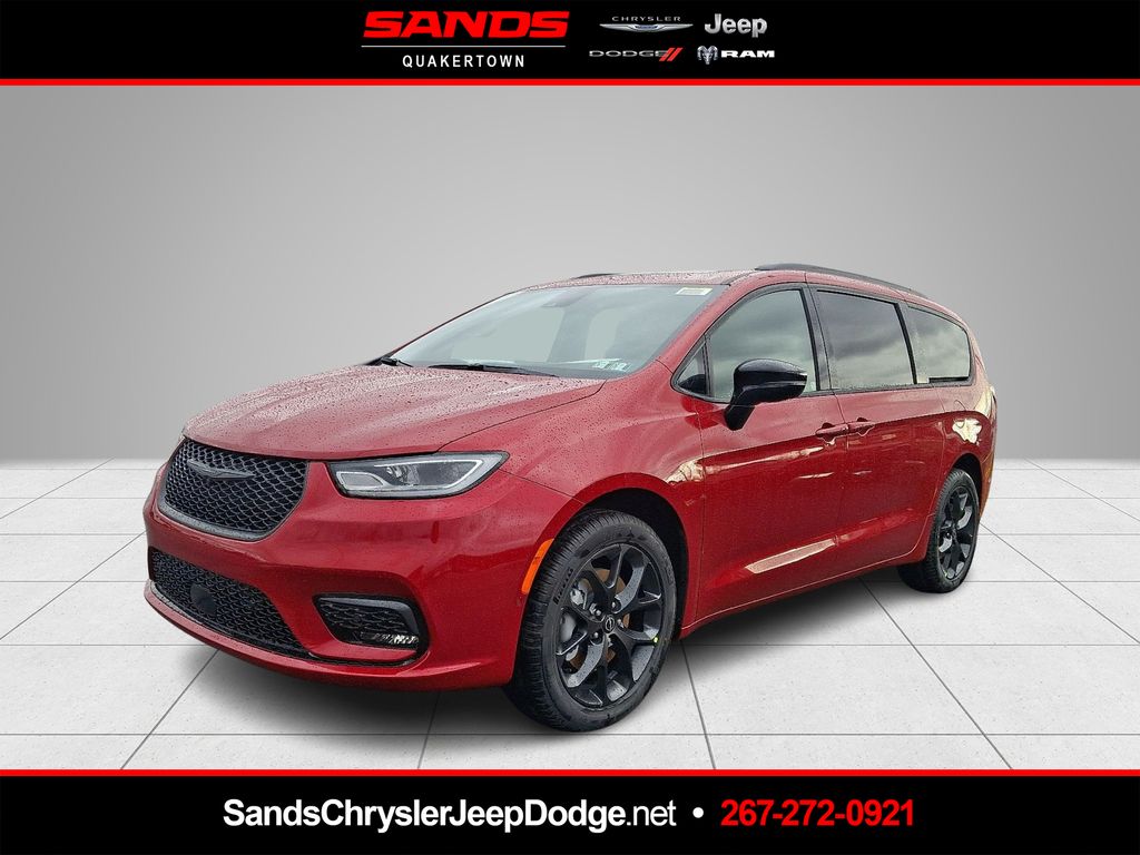 2026 Chrysler Pacifica Limited AWD's photo