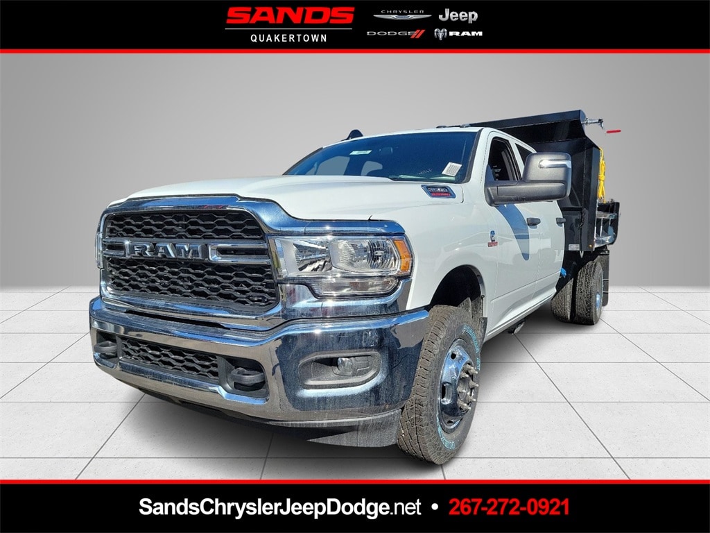 New 2024 Ram 3500 Chassis Cab 3500 TRADESMAN CREW CAB CHASSIS 4X4 60' CA Pickup