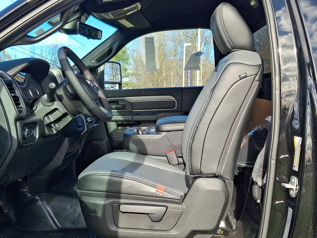 2026 RAM 2500 Tradesman - Photo 9