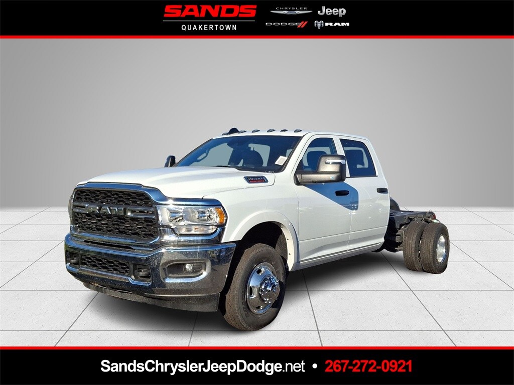 New 2024 Ram 3500 Chassis Cab 3500 TRADESMAN CREW CAB CHASSIS 4X4 60' CA Pickup