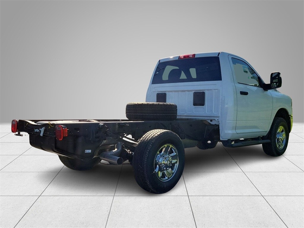 2024 Ram 3500 Tradesman photo 3