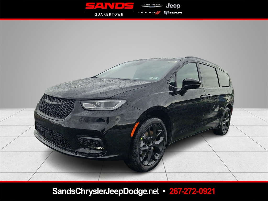 2026 Chrysler Pacifica Limited's photo