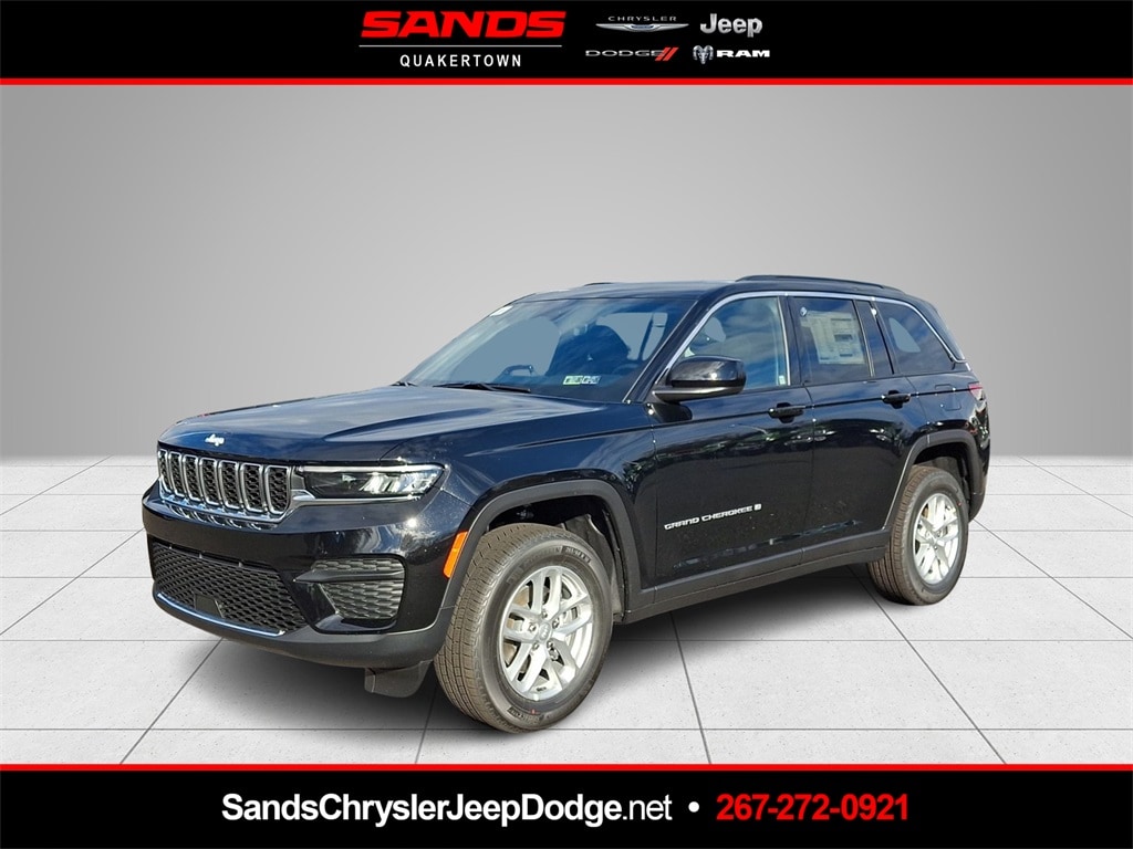 New 2025 Jeep Grand Cherokee LAREDO X 4X4 Sport Utility