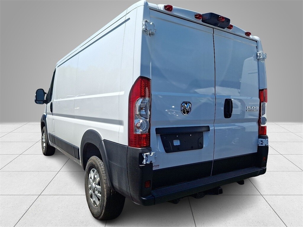 New 2025 Ram ProMaster PROMASTER 1500 SLT CARGO VAN LOW ROOF 136' WB Cargo Van