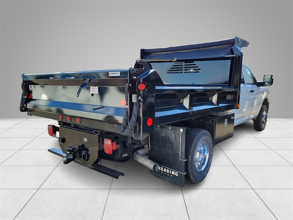 New 2024 Ram 3500 Chassis Cab 3500 TRADESMAN CREW CAB CHASSIS 4X4 60' CA Pickup