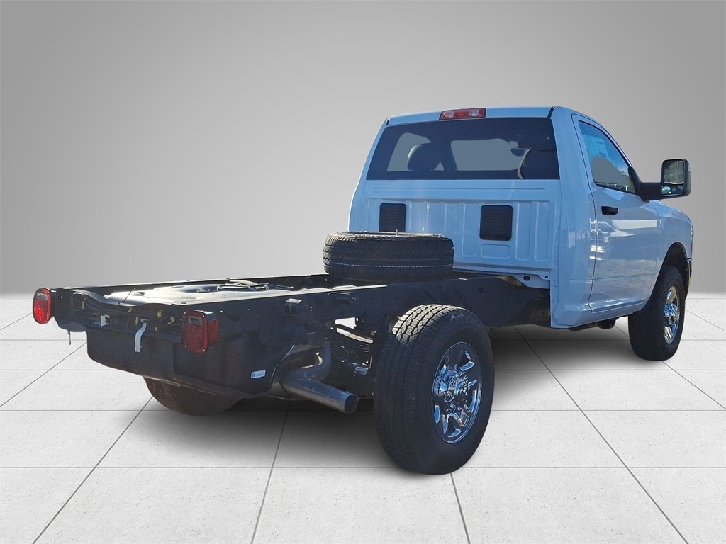 New 2024 Ram 3500 Chassis Cab 3500 TRADESMAN CHASSIS REGULAR CAB 4X4 60' CA Pickup