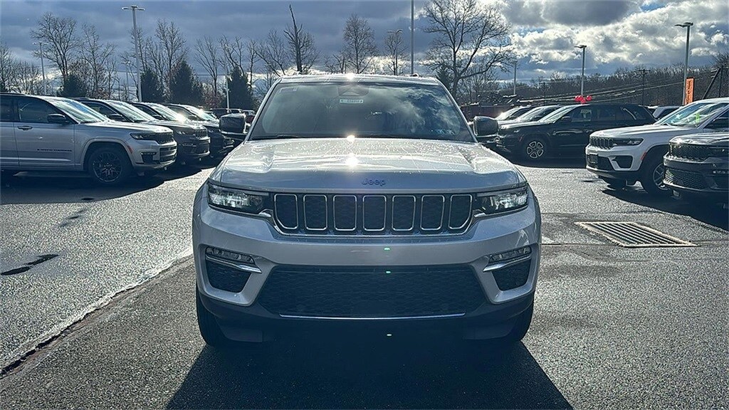 2024 Jeep Cherokee 4xe Base photo 3