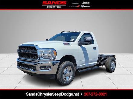 2024 Ram 3500 Chassis Cab TRADESMAN  REGULAR  4X4 60' CA Pickup
