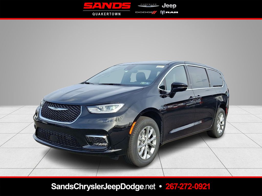 2026 Chrysler Pacifica Select AWD's photo