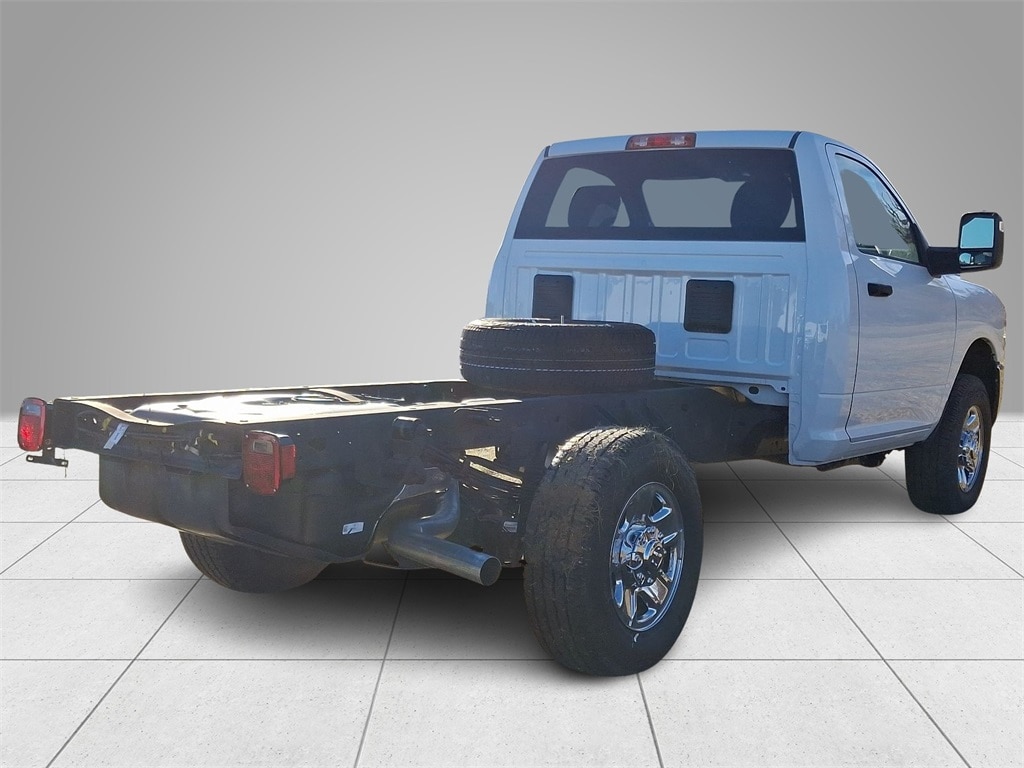 New 2024 Ram 3500 Chassis Cab 3500 TRADESMAN CHASSIS REGULAR CAB 4X4 60' CA Pickup