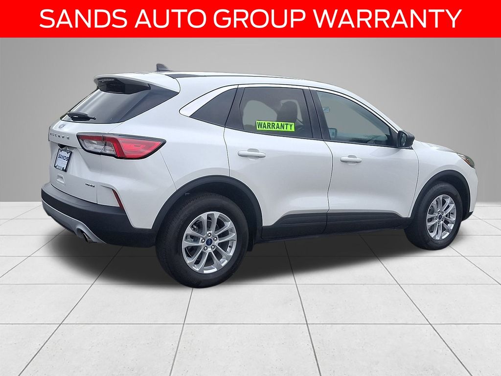 2022 Ford Escape SE photo 2
