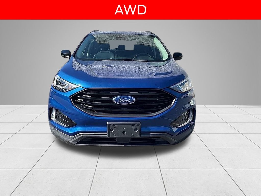 2022 Ford Edge SEL photo 2