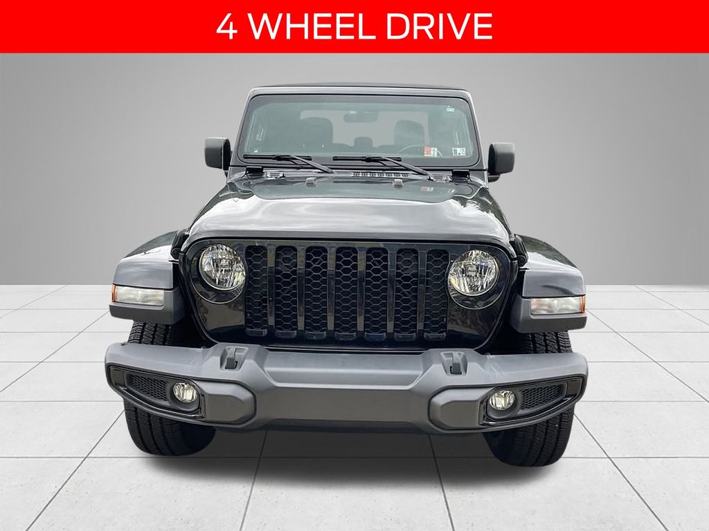 2021 Jeep Gladiator Willys photo 2