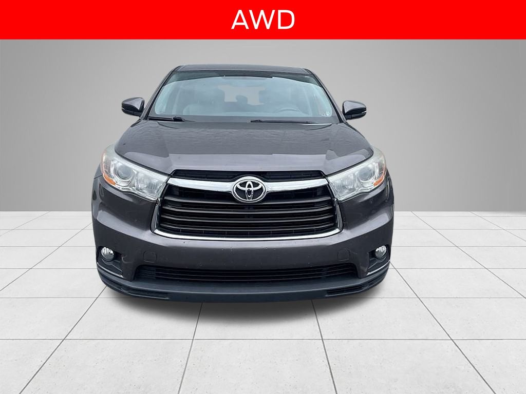 2014 Toyota Highlander LE Plus photo 2