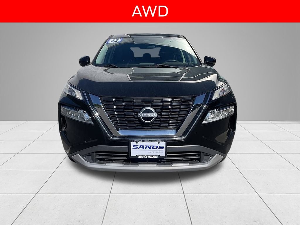 2022 Nissan Rogue SV photo 2
