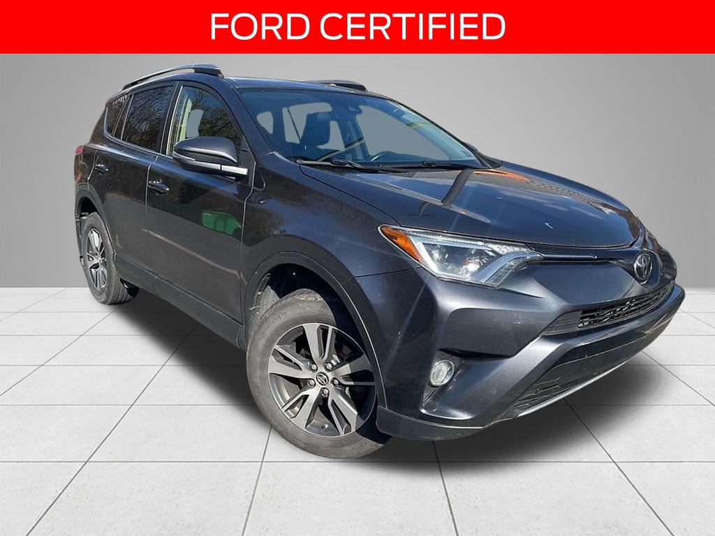 2018 Toyota RAV4 XLE photo 2