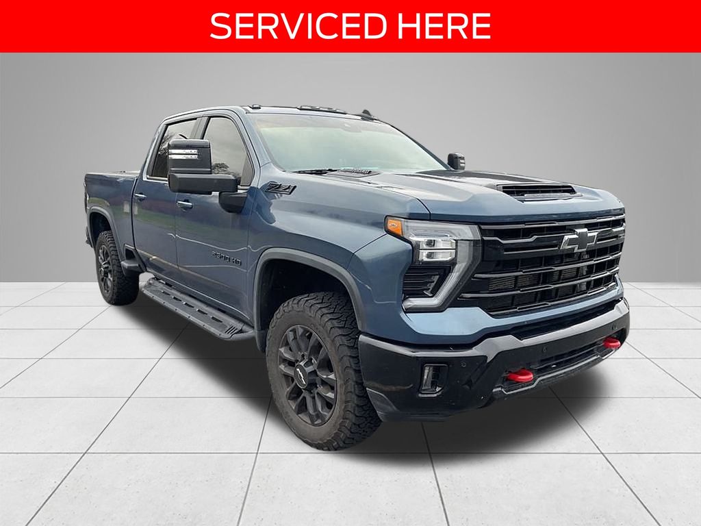 2025 Chevrolet Silverado 2500HD LT photo 3