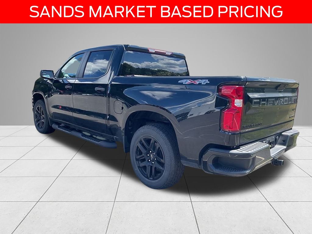 2021 Chevrolet Silverado 1500 Custom photo 4