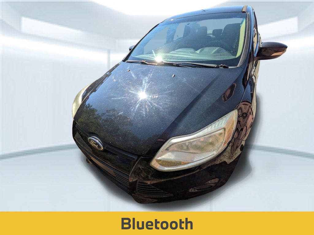 Used 2014 Ford Focus SE with VIN 1FADP3F24EL137753 for sale in Daphne, AL