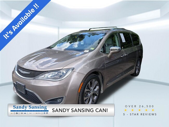 2017 Chrysler Pacifica Limited Passenger Van