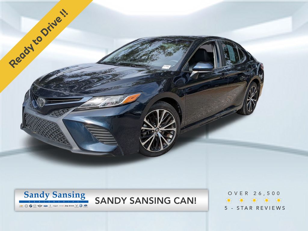 2020 Toyota Camry SE