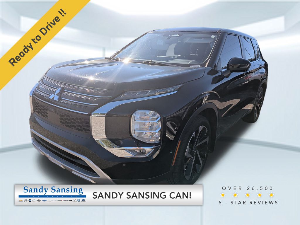 2022 Mitsubishi Outlander SE's photo