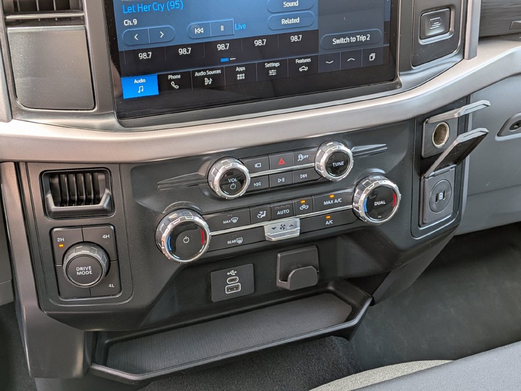 2025 Ford F-150 XLT - Photo 20