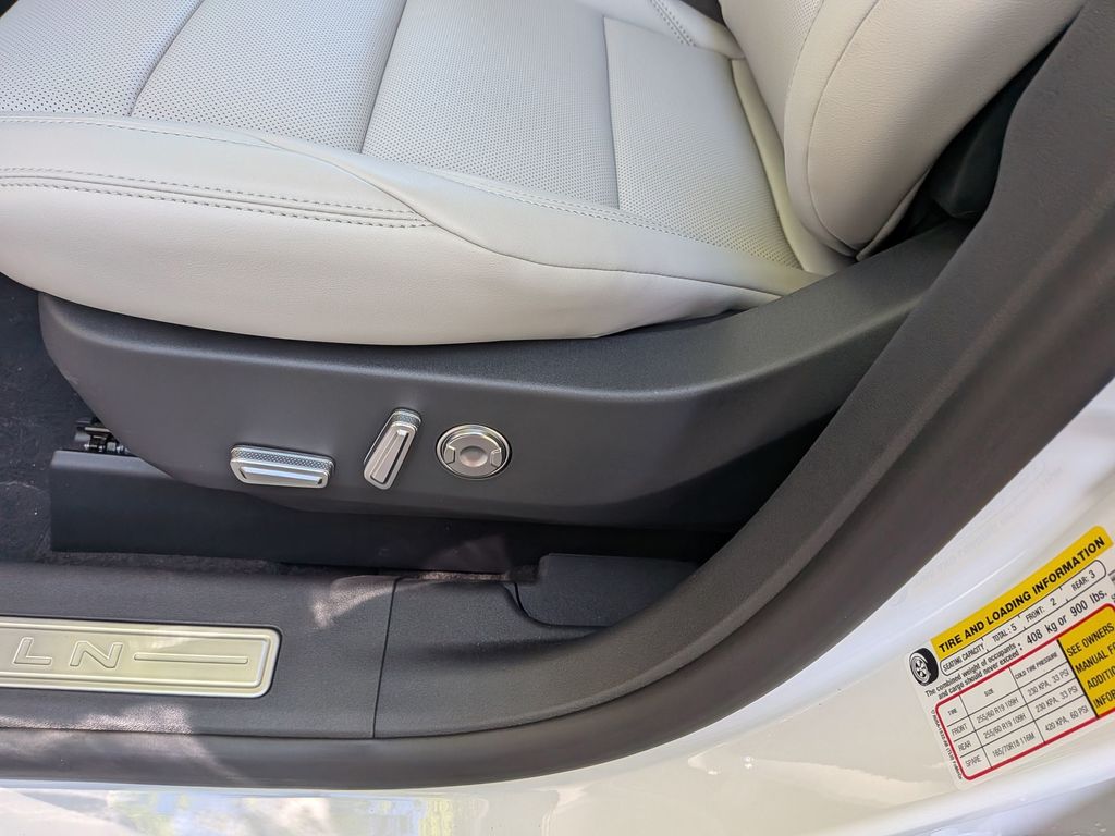 2026 Lincoln Nautilus Premiere - Photo 17