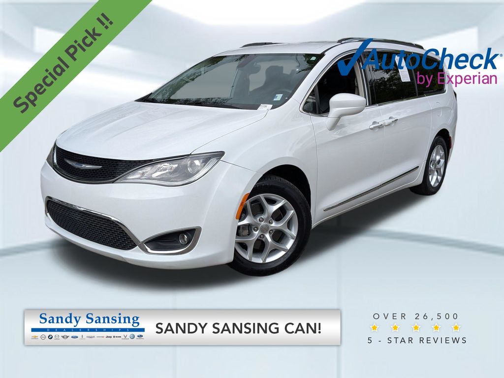 2018 Chrysler Pacifica Touring L's photo
