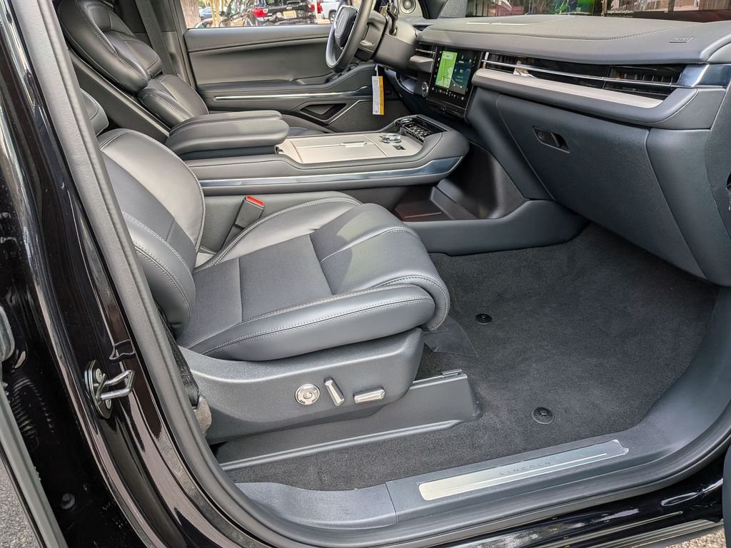 2025 Lincoln Navigator Reserve L - Photo 34