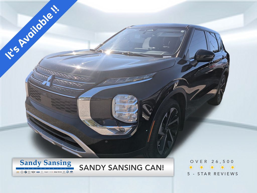 2022 Mitsubishi Outlander SE's photo