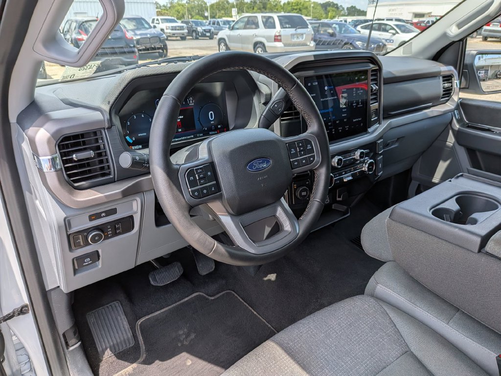 2025 Ford F-150 XLT - Photo 32