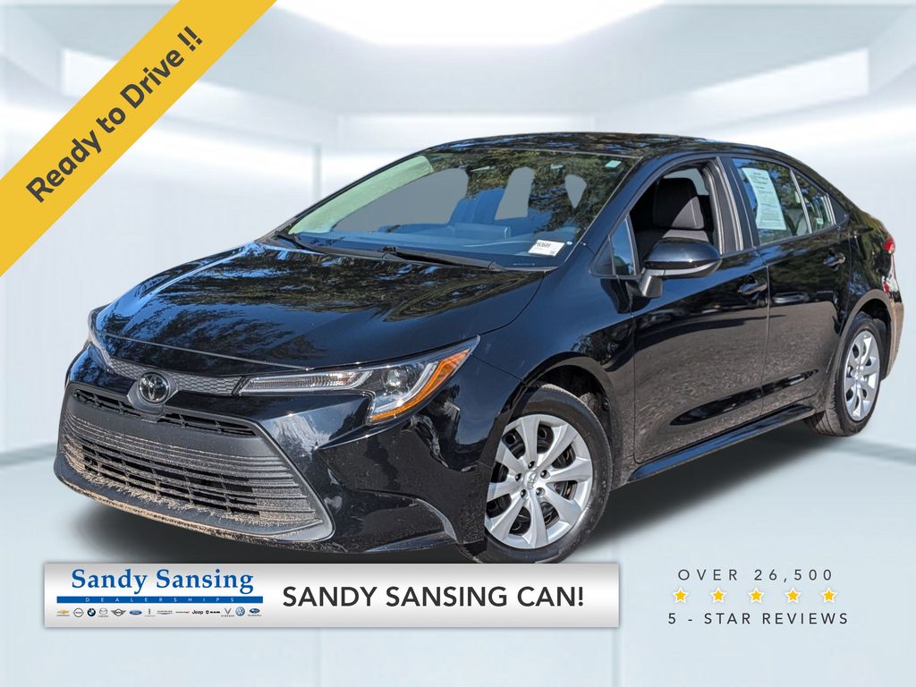 2024 Toyota Corolla LE's photo
