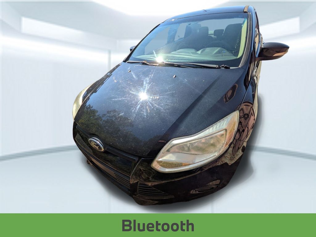 Used 2014 Ford Focus SE with VIN 1FADP3F24EL137753 for sale in Daphne, AL