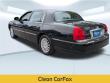 2005 Lincoln Town Car Signature Sedan