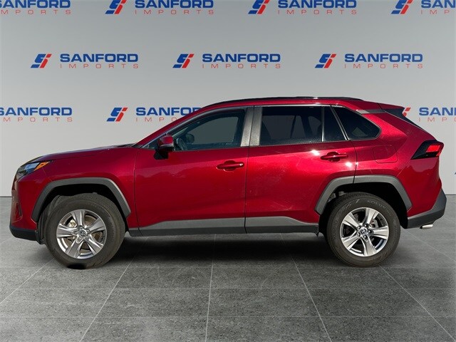 2023 Toyota RAV4 XLE photo 2