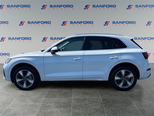 2023 Audi Q5 40 Premium Plus photo 2