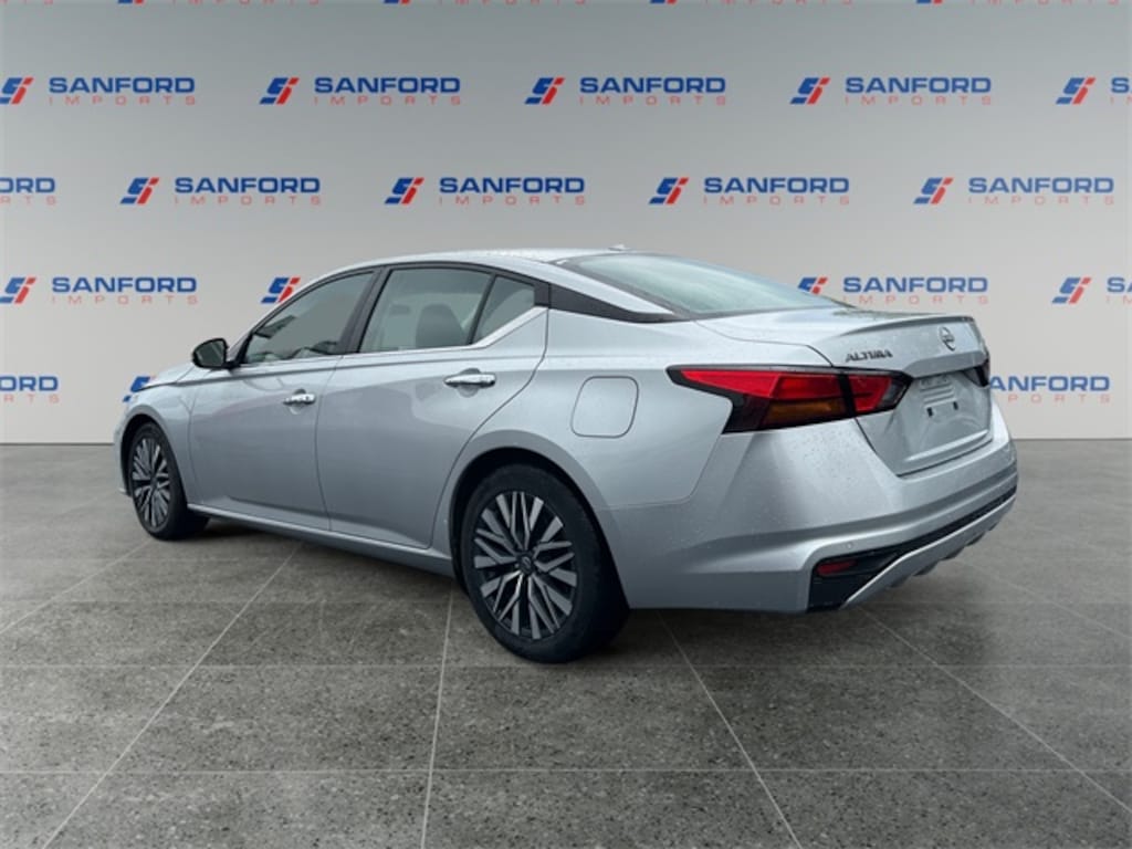 Used 2023 Nissan Altima 2.5 SV Sedan