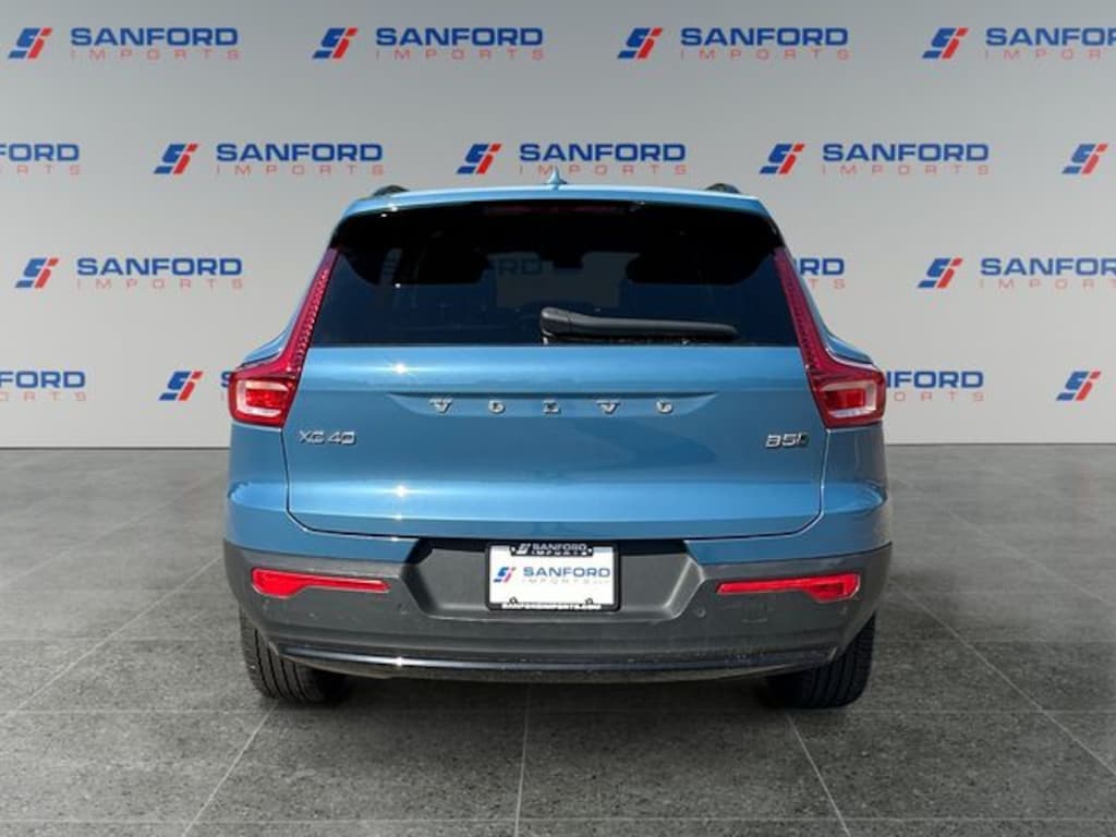 Used 2023 Volvo XC40 B5 AWD Ultimate Dark SUV