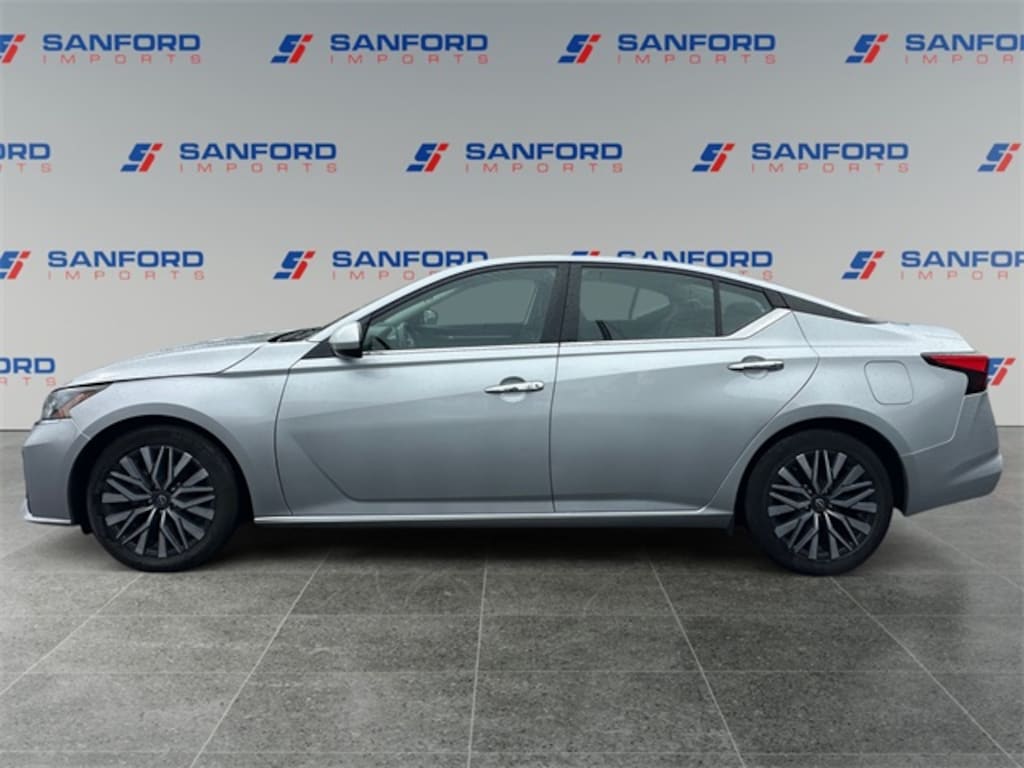 Used 2023 Nissan Altima 2.5 SV Sedan