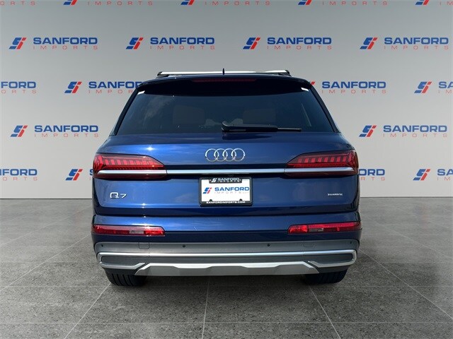 2023 Audi Q7 45 Premium photo 4