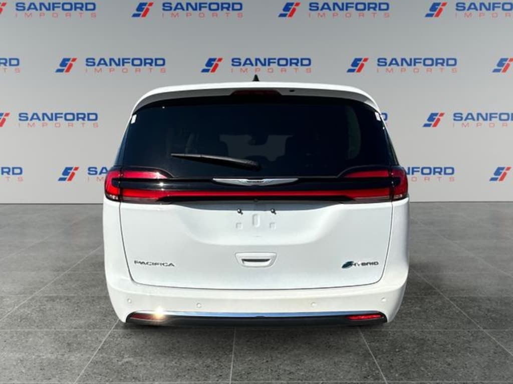 Used 2024 Chrysler Pacifica Plug-In Hybrid Select Van Passenger Van