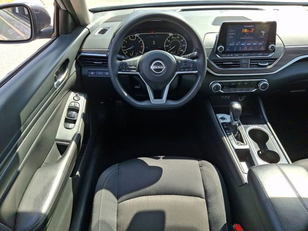 Used 2024 Nissan Altima 2.5 SV Sedan