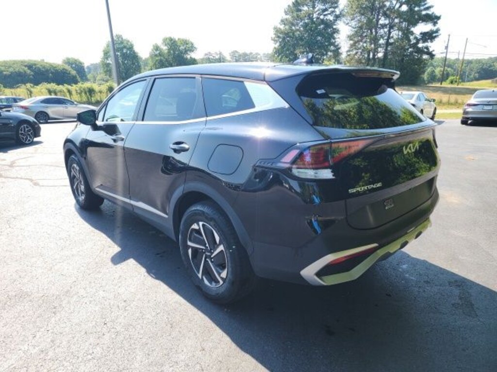 Used 2023 Kia Sportage Hybrid LX SUV