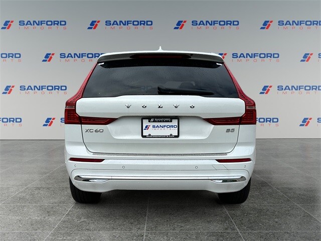 2022 Volvo XC60 B5 Inscription photo 4
