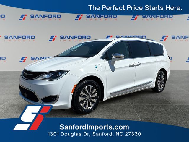 2020 Chrysler Pacifica Hybrid Limited's photo