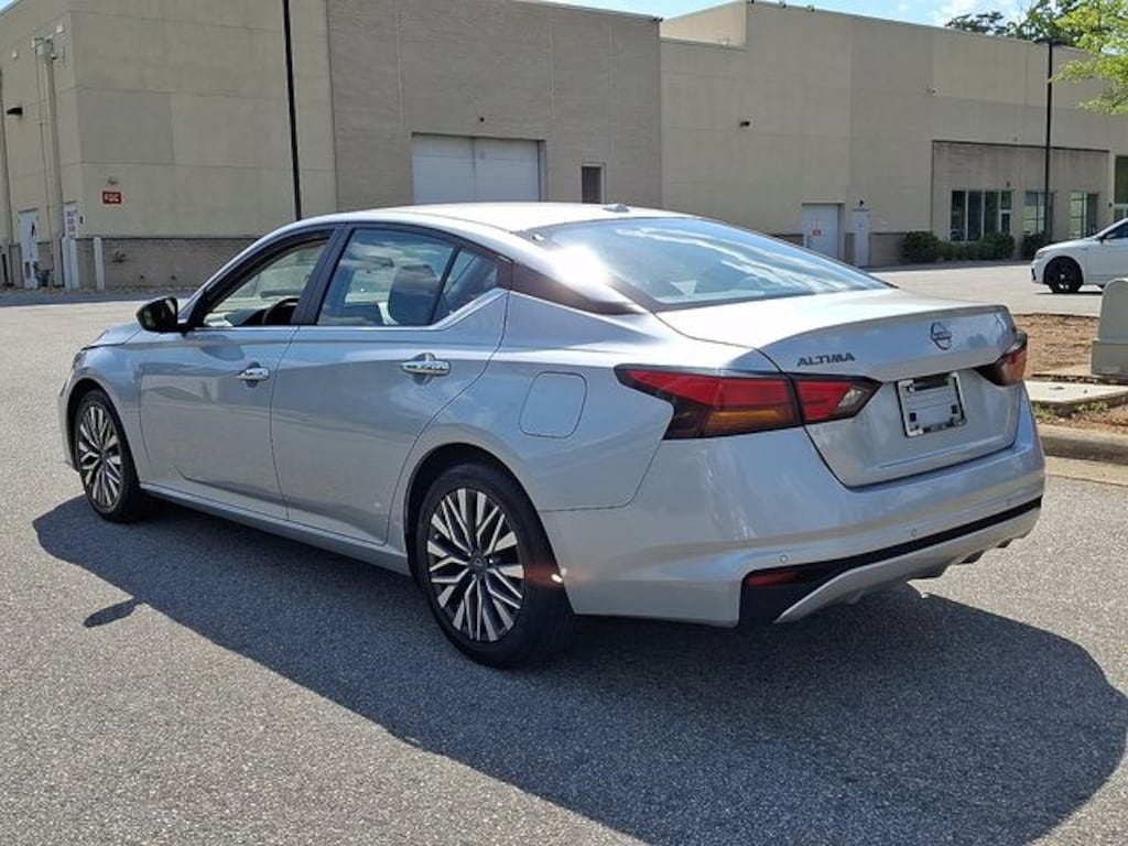Used 2024 Nissan Altima 2.5 SV Sedan