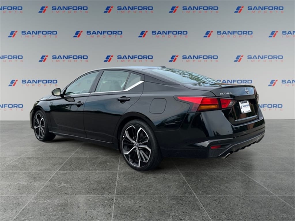 Used 2023 Nissan Altima 2.5 SR Sedan