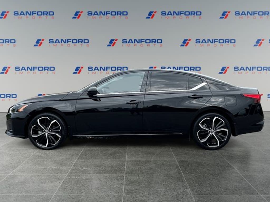 Used 2023 Nissan Altima 2.5 SR Sedan