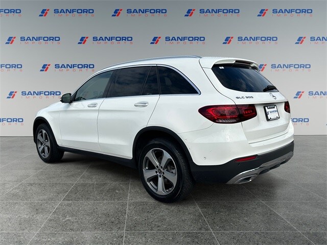2021 Mercedes Benz GLC 300 photo 3